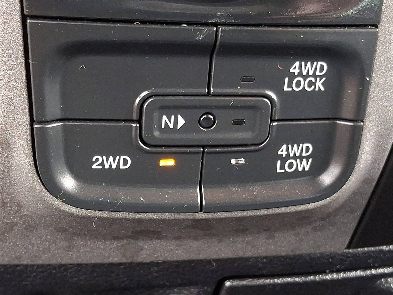 RAM 1500 Tradesman Crew Cab LWB 4WD 2015 RAM 1500 Tradesman Crew Cab LWB 4WD 2015