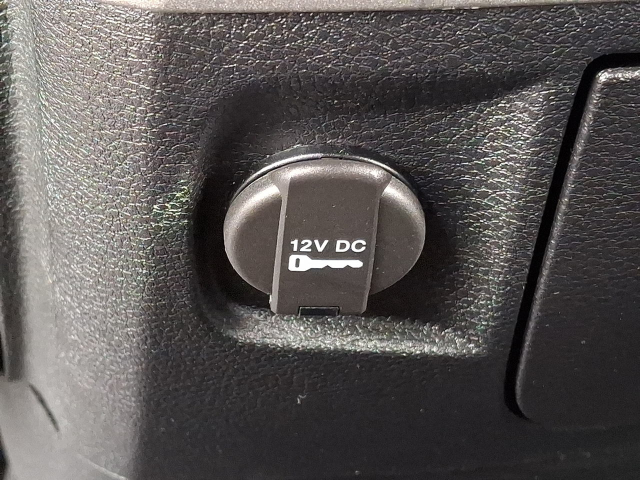 RAM 1500 Tradesman Crew Cab LWB 4WD 2015 RAM 1500 Tradesman Crew Cab LWB 4WD 2015