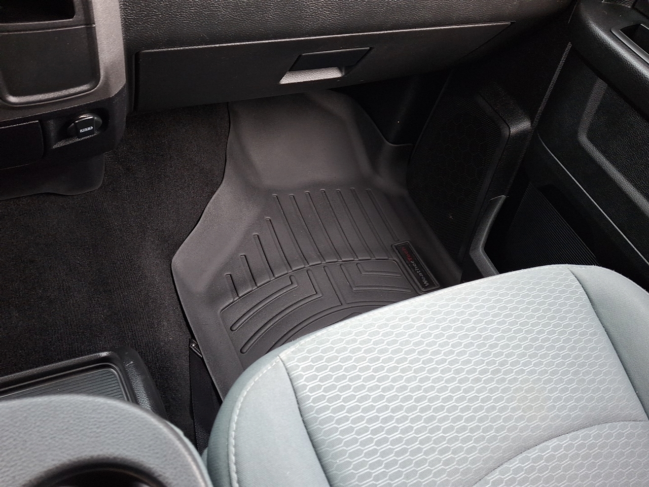 RAM 1500 Tradesman Crew Cab LWB 4WD 2015 RAM 1500 Tradesman Crew Cab LWB 4WD 2015