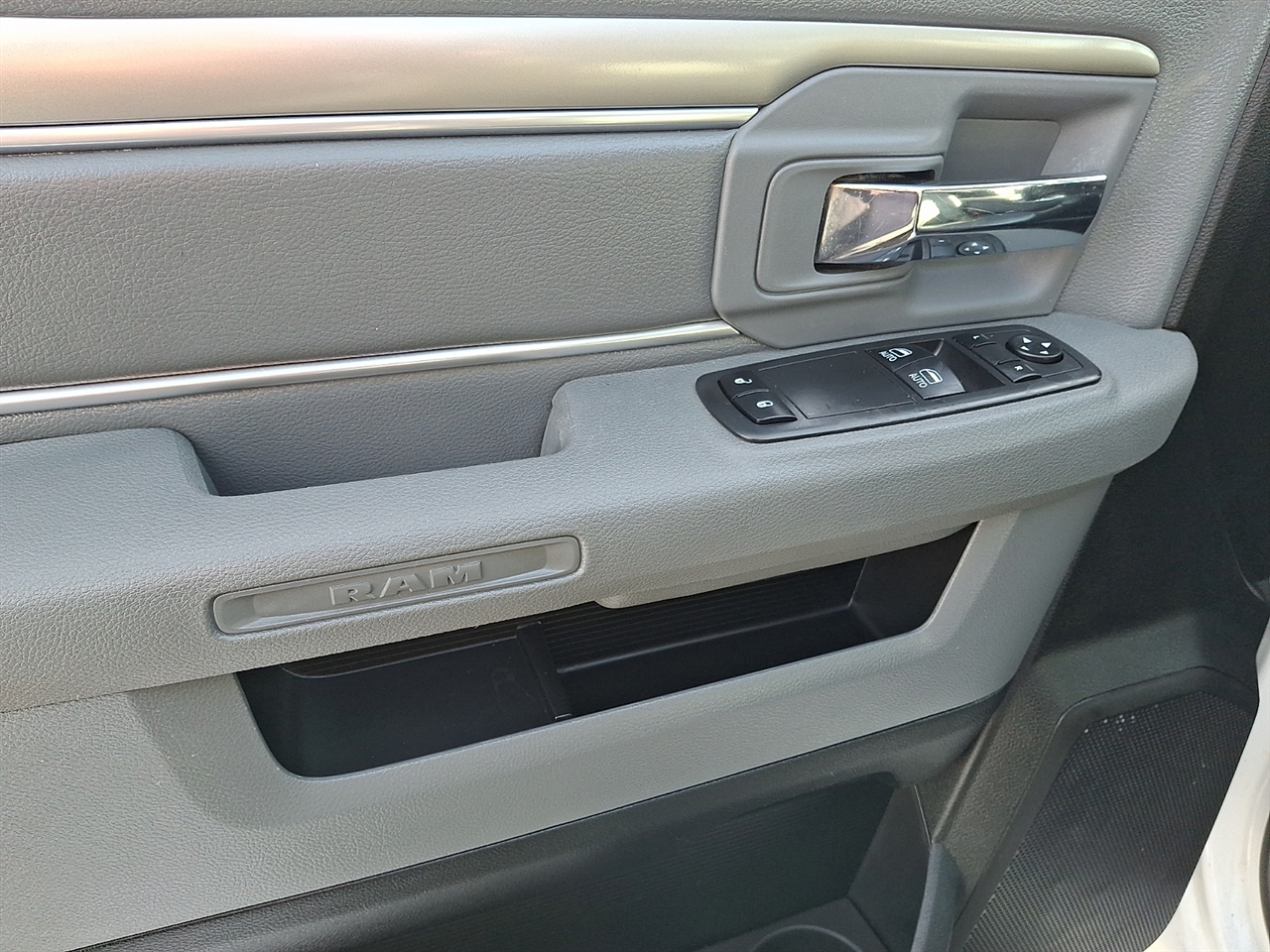 Dodge 1500 Classic Tradesman Regular Cab SWB 2WD 2019