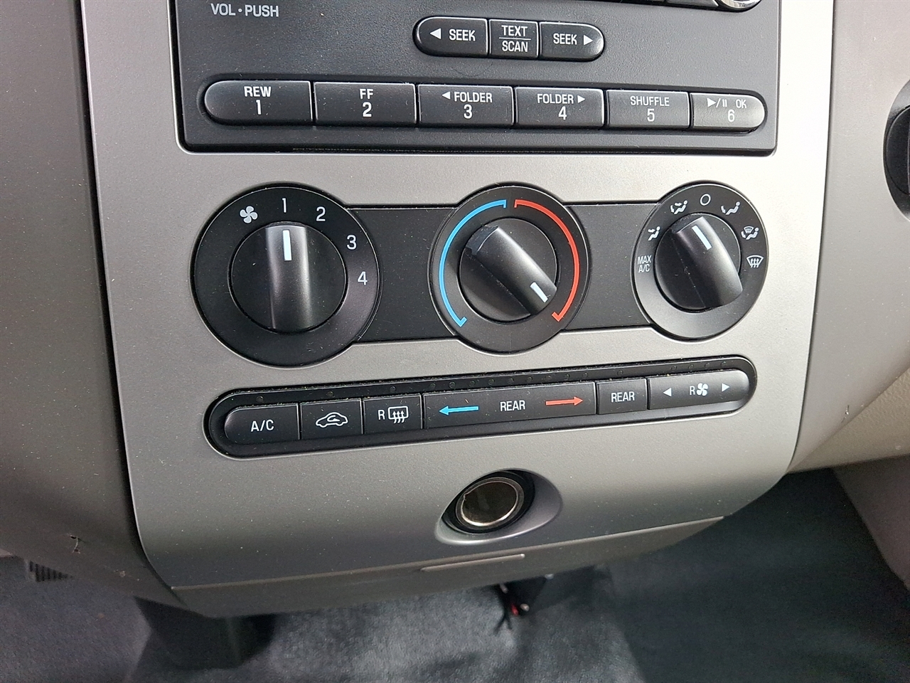 Ford Expedition XL 4WD 2014