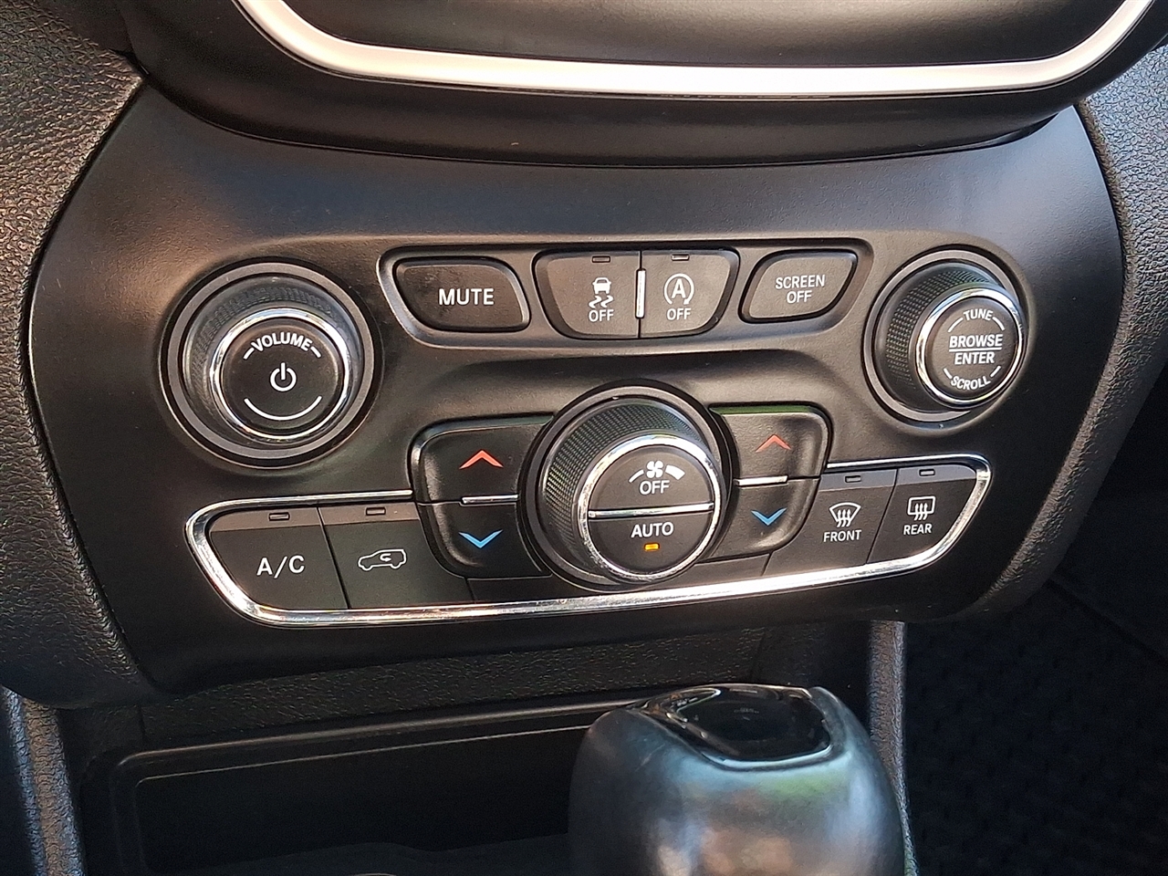 Jeep Cherokee Latitude Plus 4WD 2019