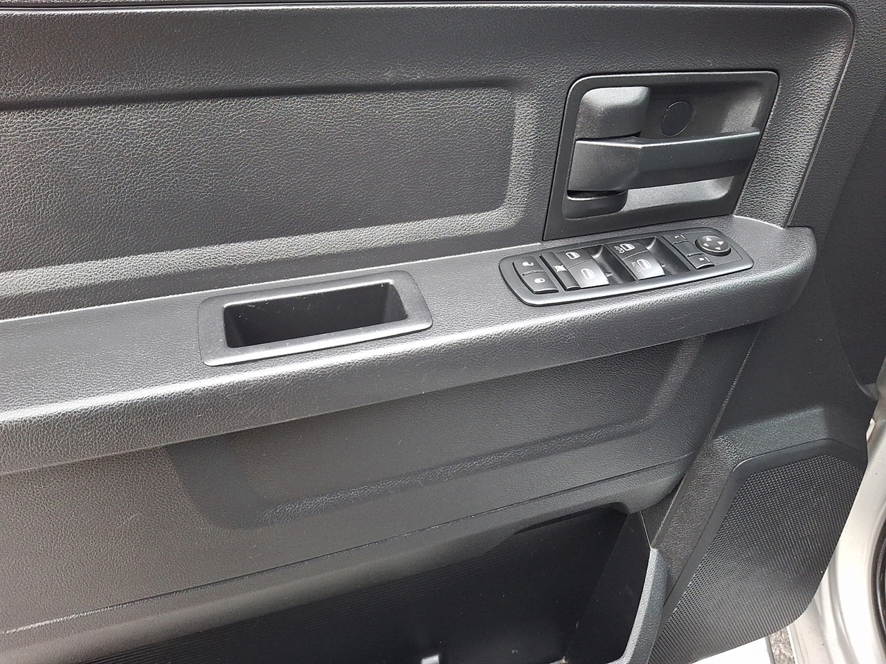 Dodge 1500 Tradesman Quad Cab 4WD 2015