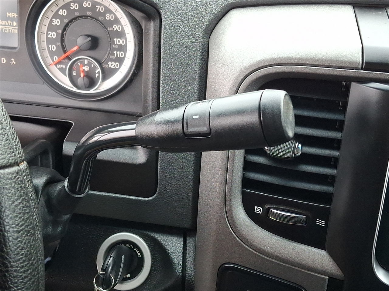 Dodge 1500 Tradesman Quad Cab 4WD 2015