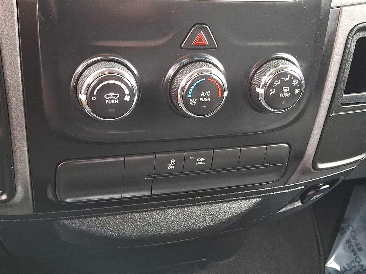 Dodge 1500 Tradesman Quad Cab 4WD 2015