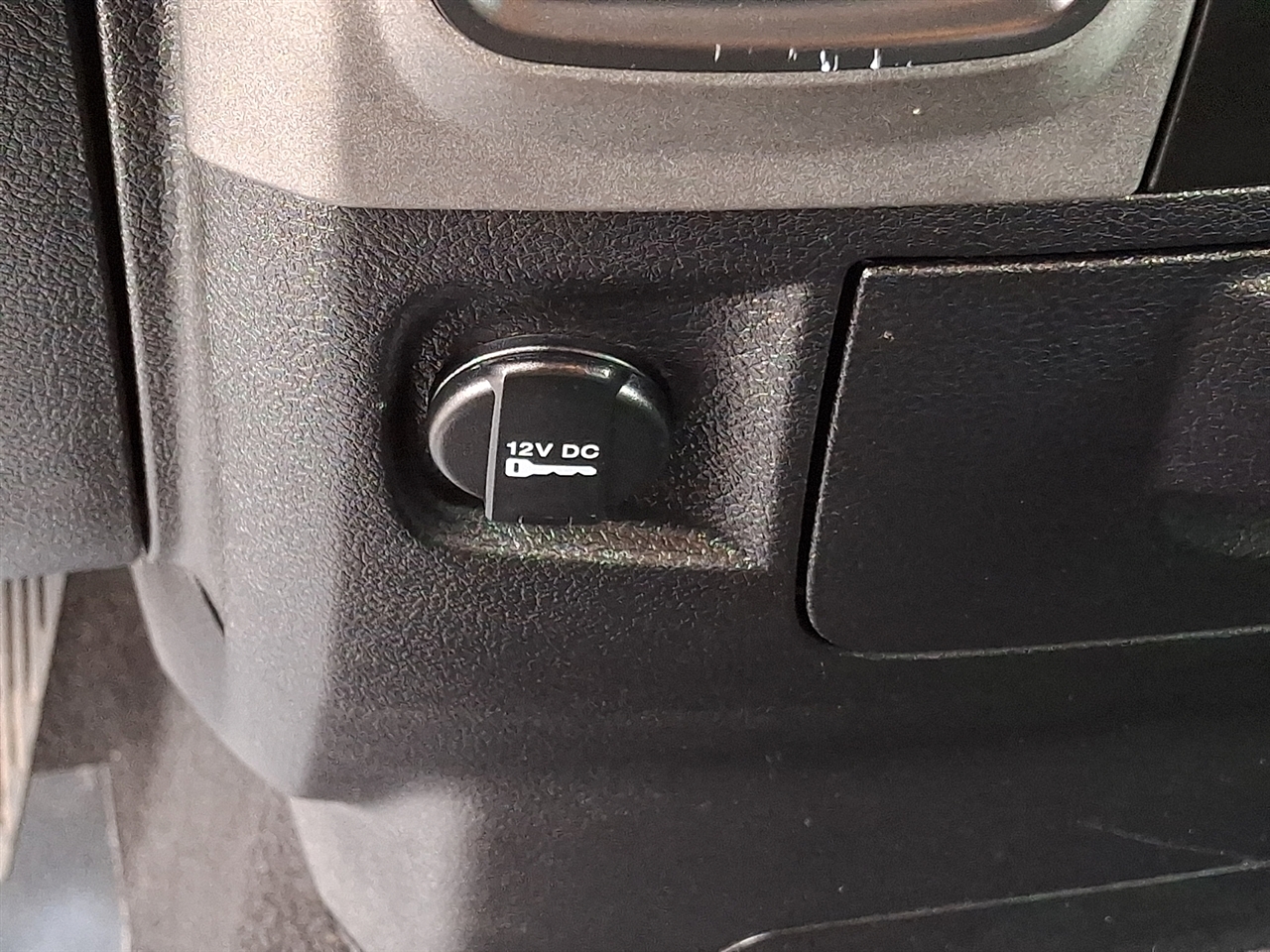 Dodge 1500 Tradesman Quad Cab 4WD 2015