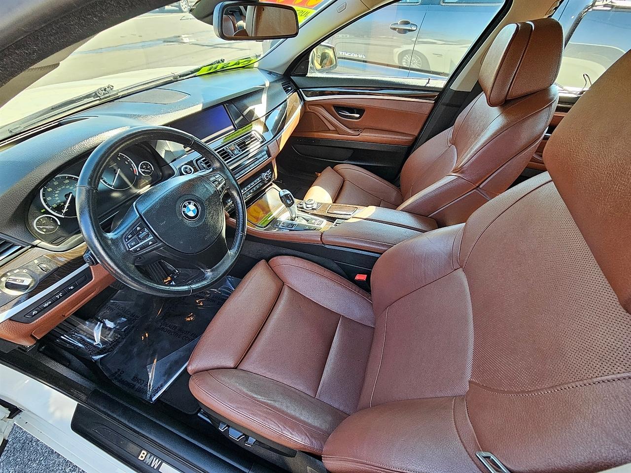 BMW 5-Series 535i xDrive 2012