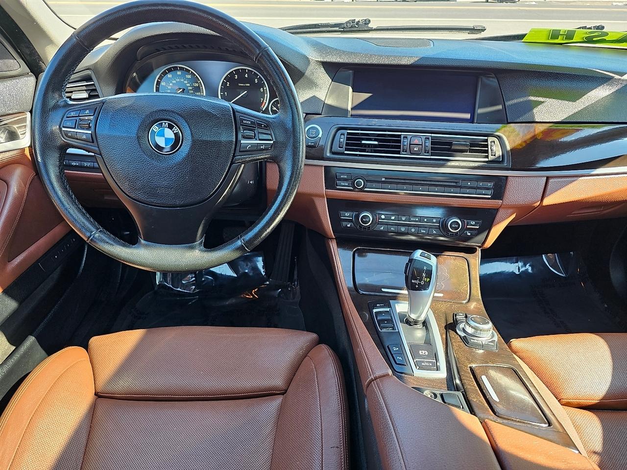 BMW 5-Series 535i xDrive 2012