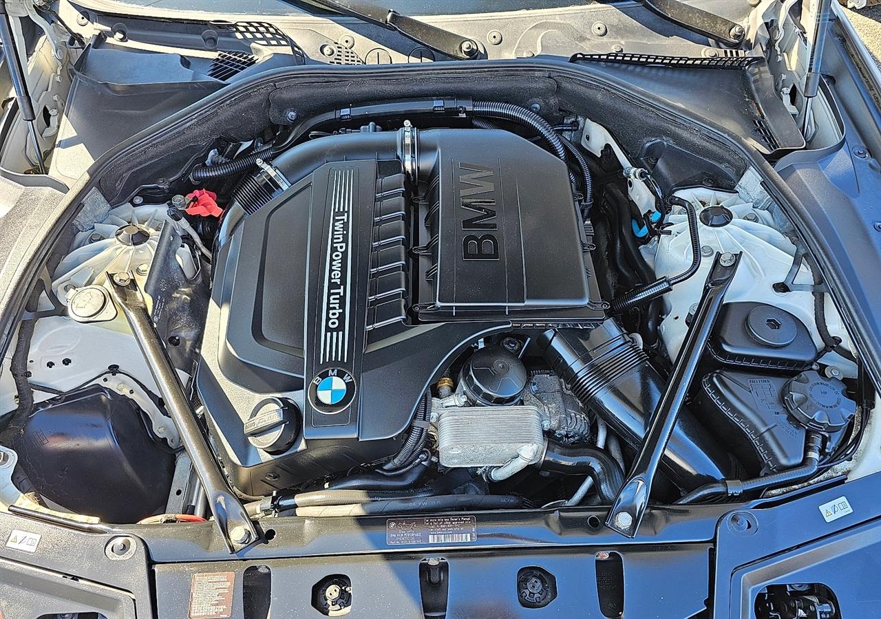 BMW 5-Series 535i xDrive 2012