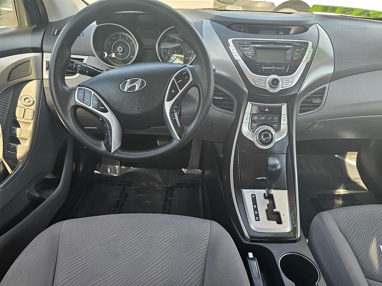 Hyundai Elantra GLS A/T 2012