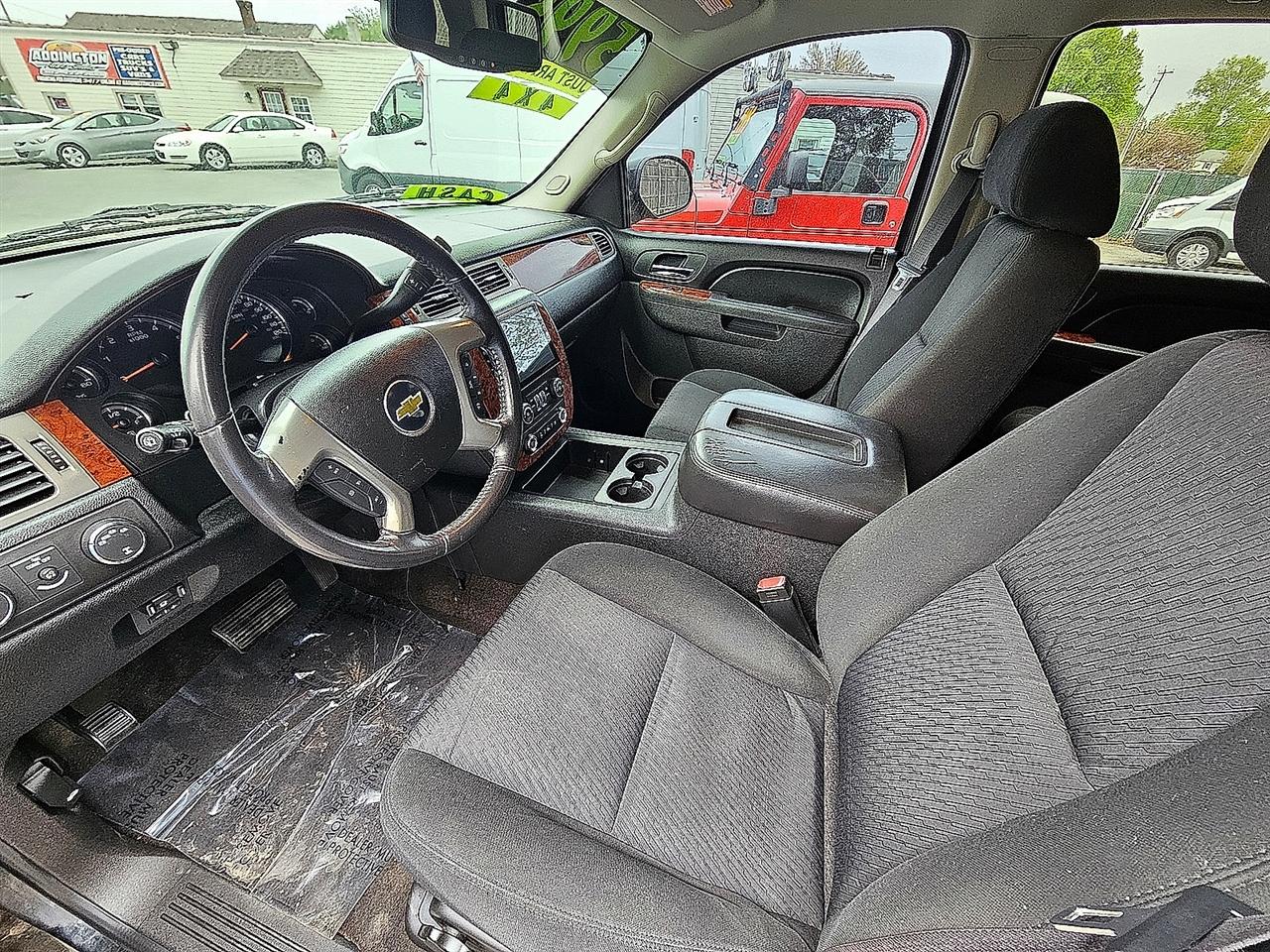 Chevrolet Tahoe LS 4WD 2011