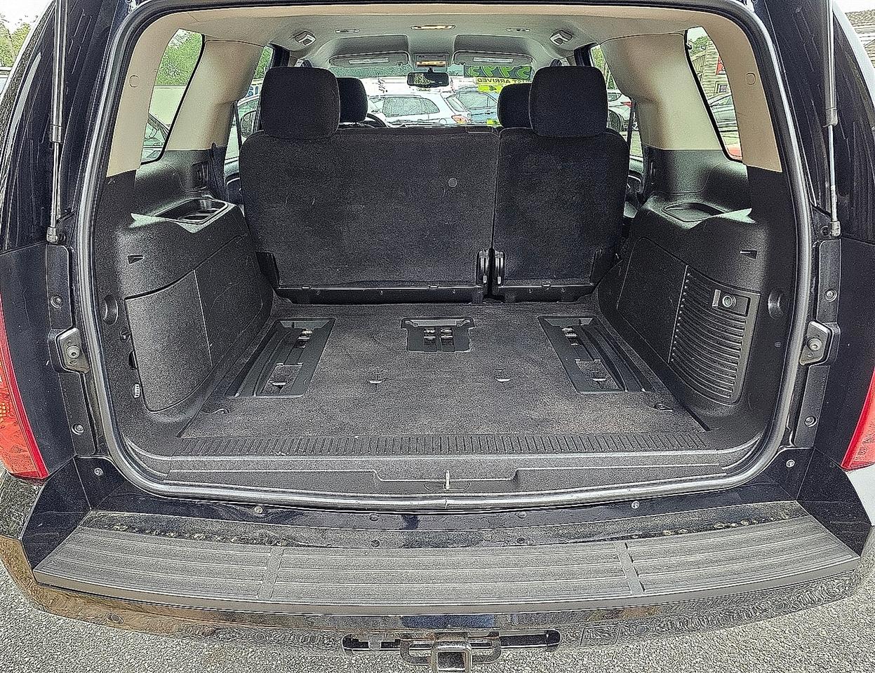 Chevrolet Tahoe LS 4WD 2011