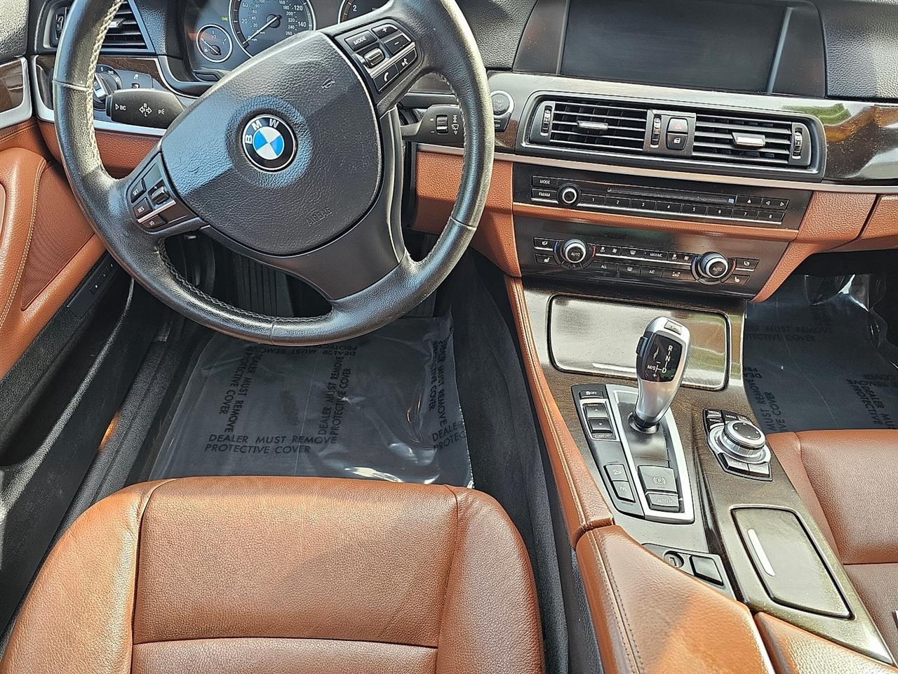 BMW 5-Series 528i xDrive 2013