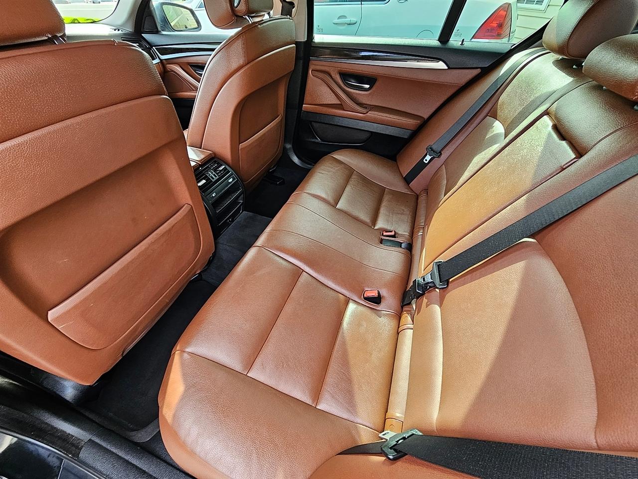 BMW 5-Series 528i xDrive 2013