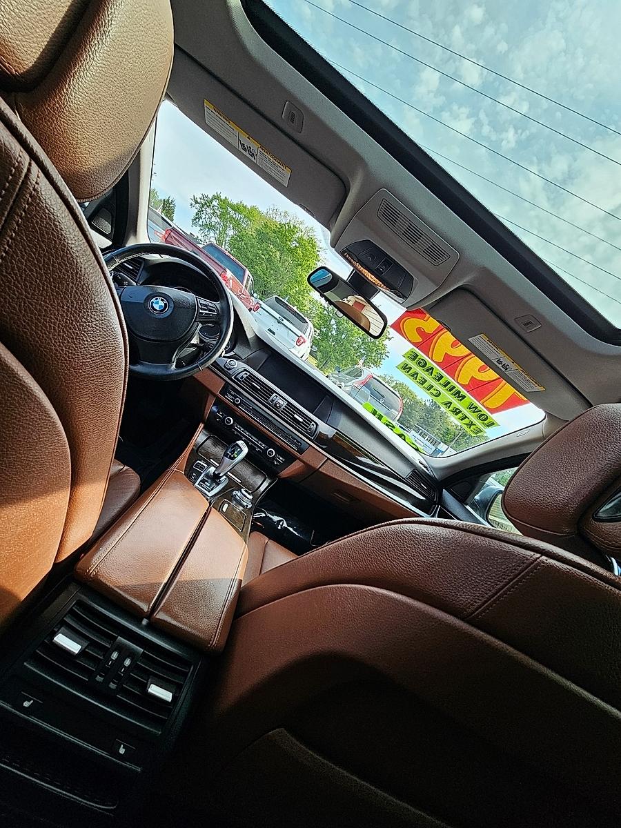 BMW 5-Series 528i xDrive 2013