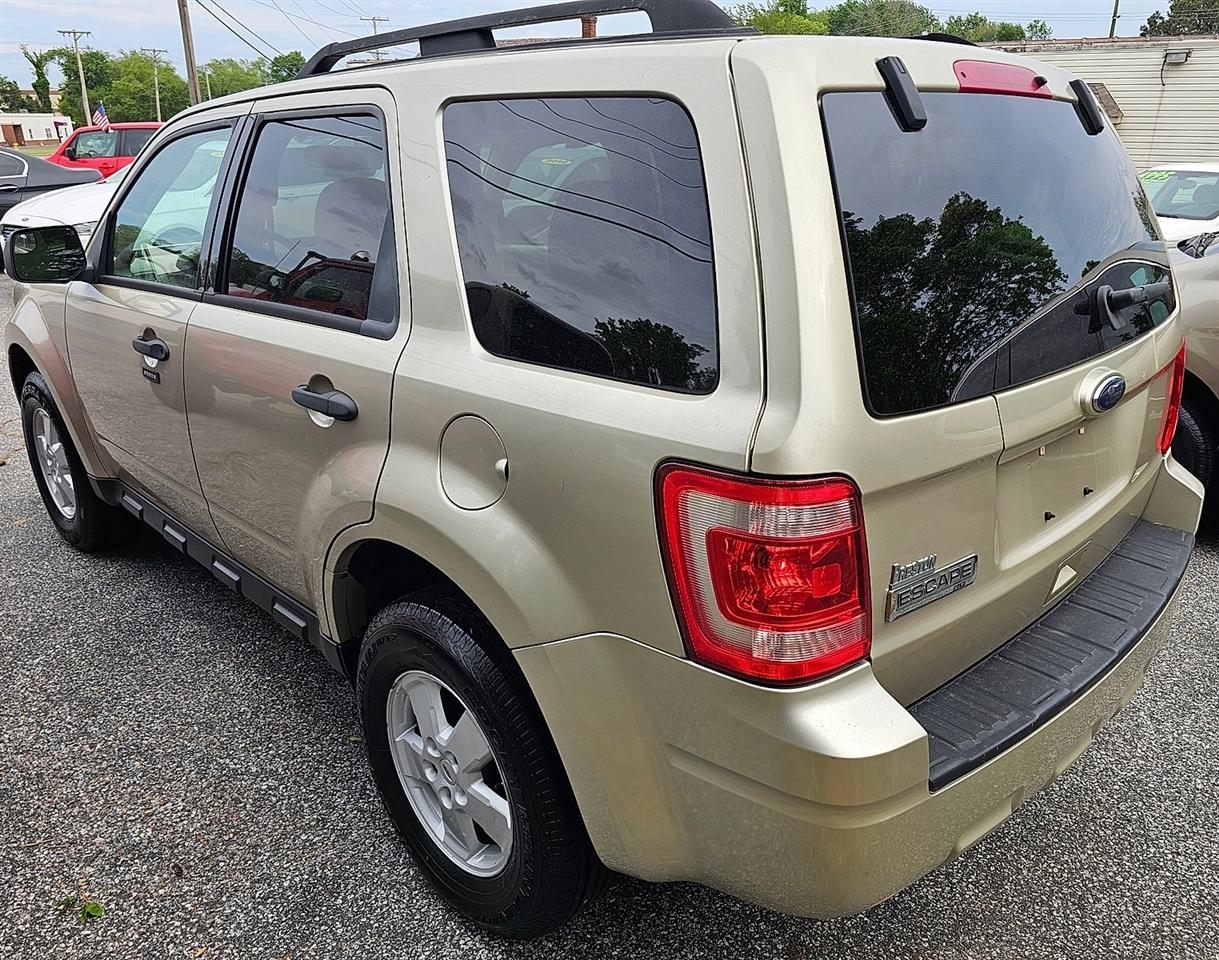 Ford Escape XLT FWD 2010