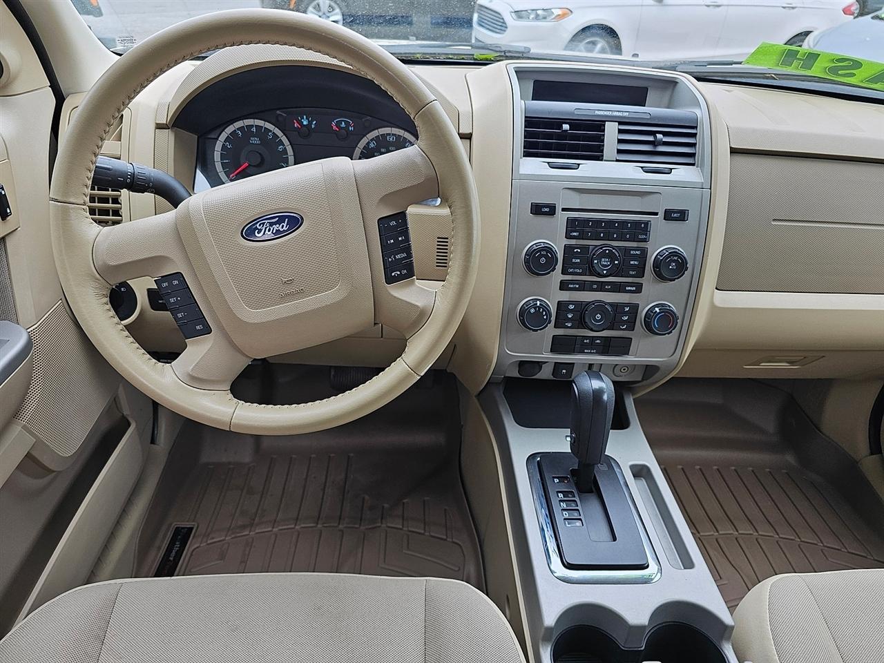 Ford Escape XLT FWD 2010