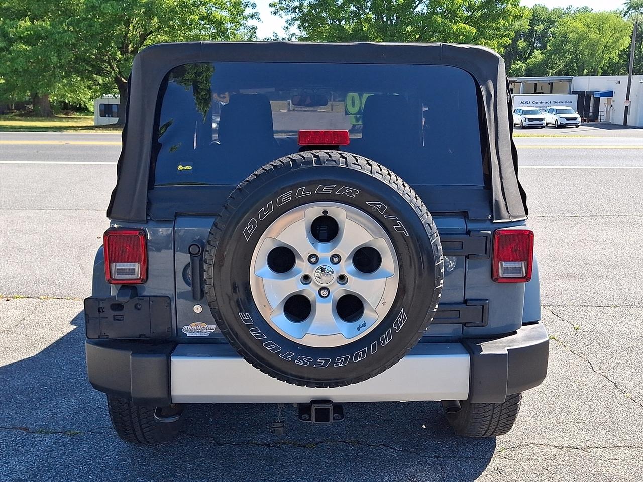Jeep Wrangler Sahara 4WD 2015