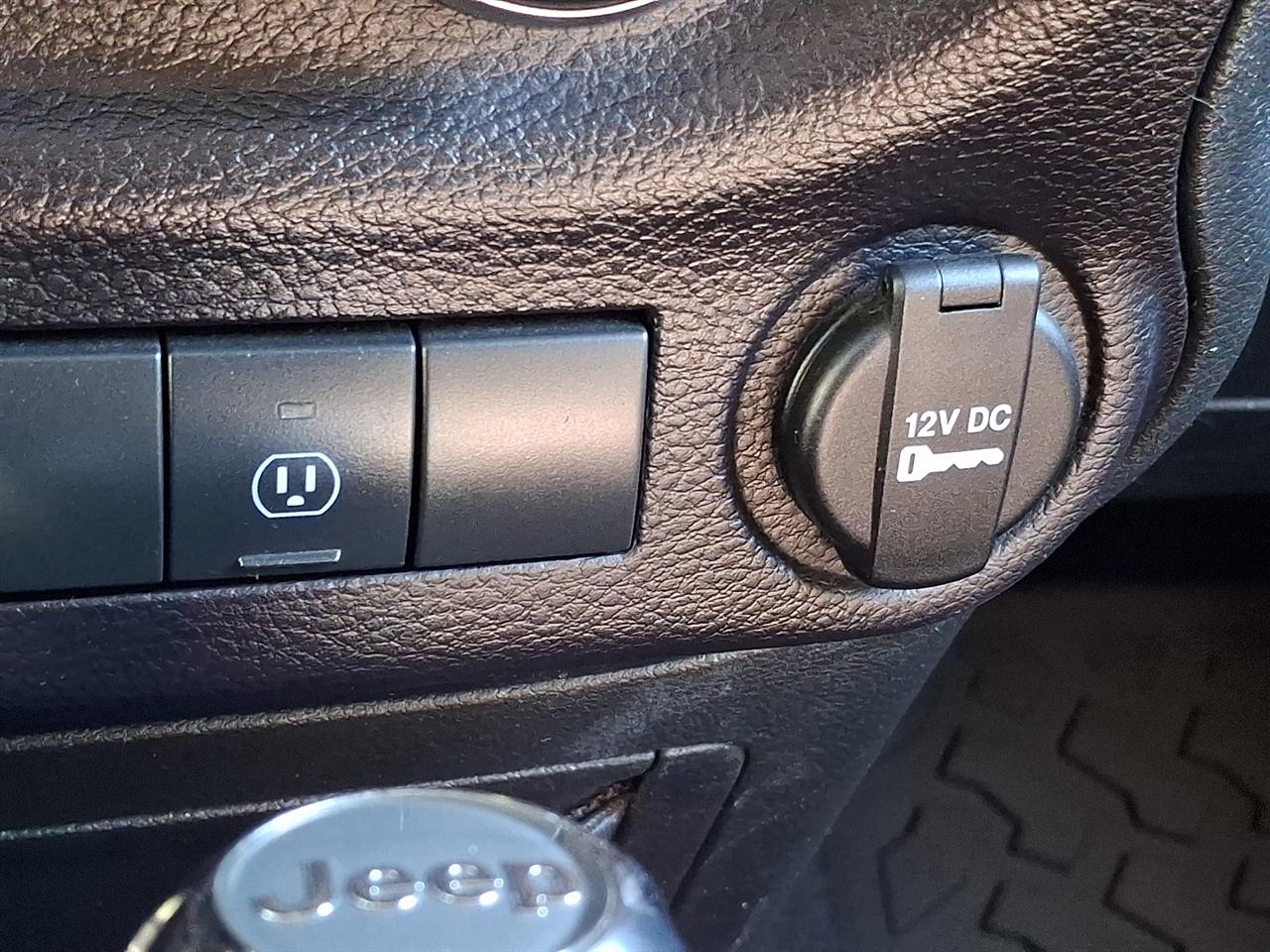 Jeep Wrangler Sahara 4WD 2015