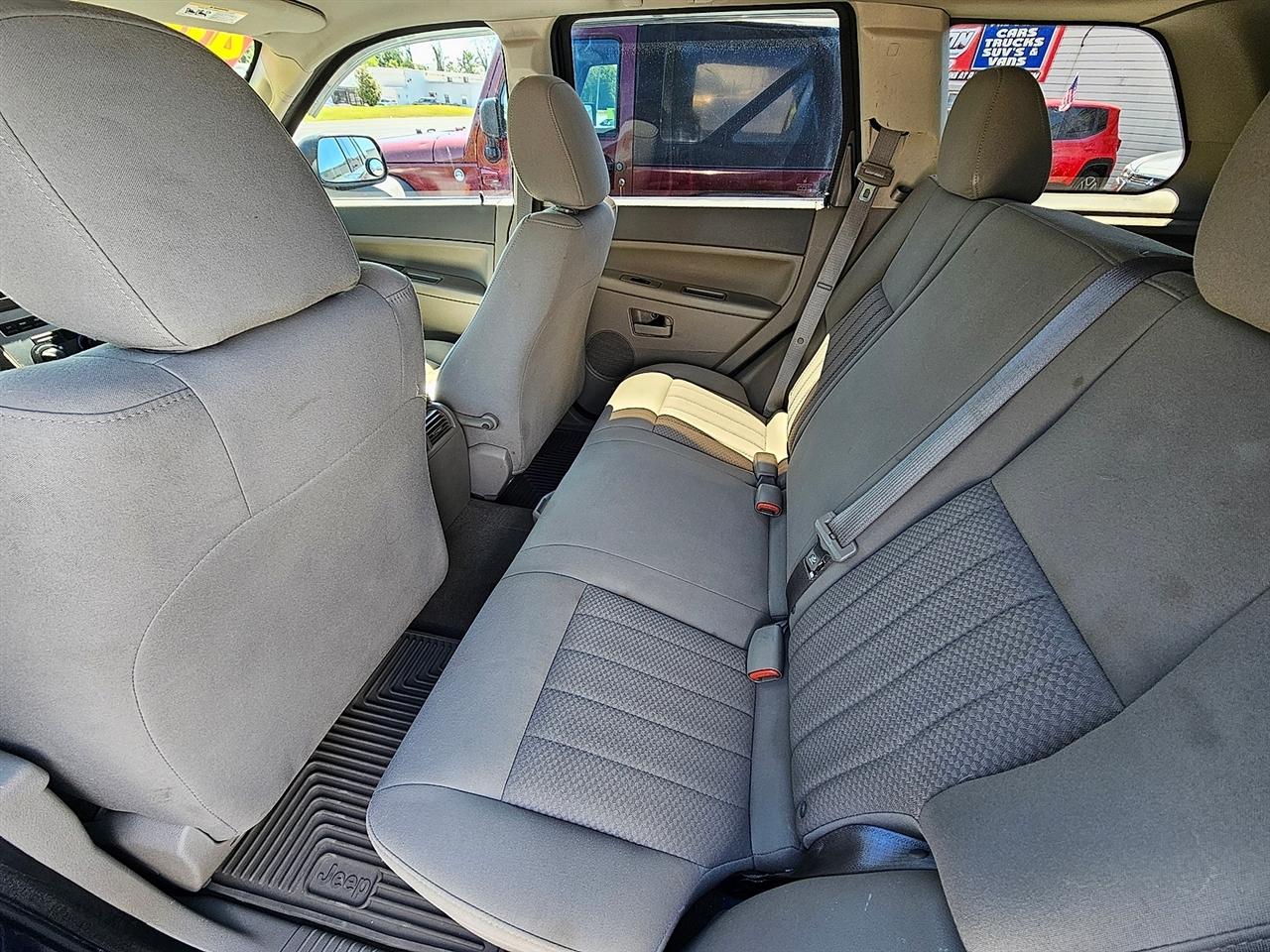 Jeep Grand Cherokee Laredo 4WD 2006