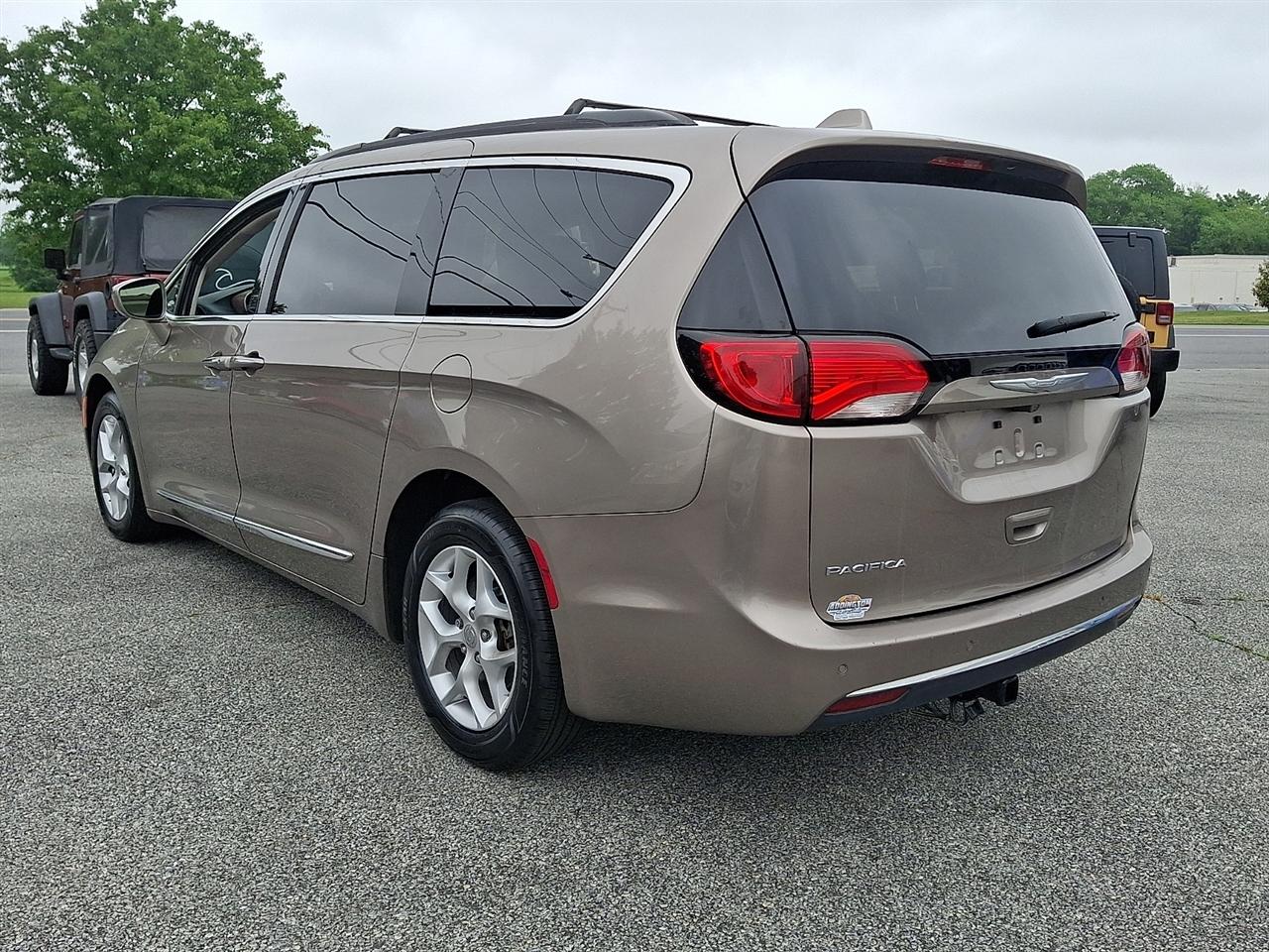 Chrysler Pacifica Touring-L 2017