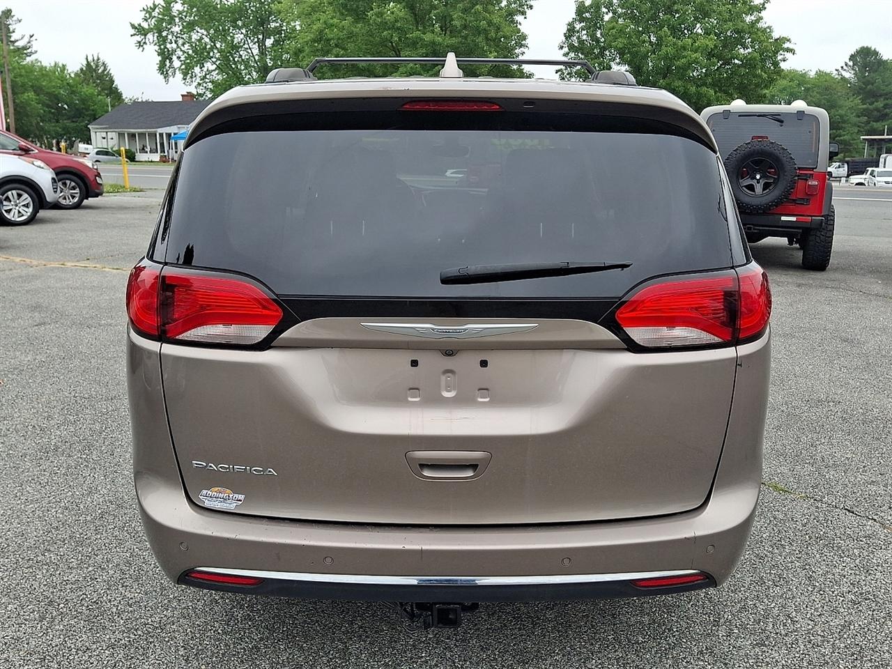 Chrysler Pacifica Touring-L 2017