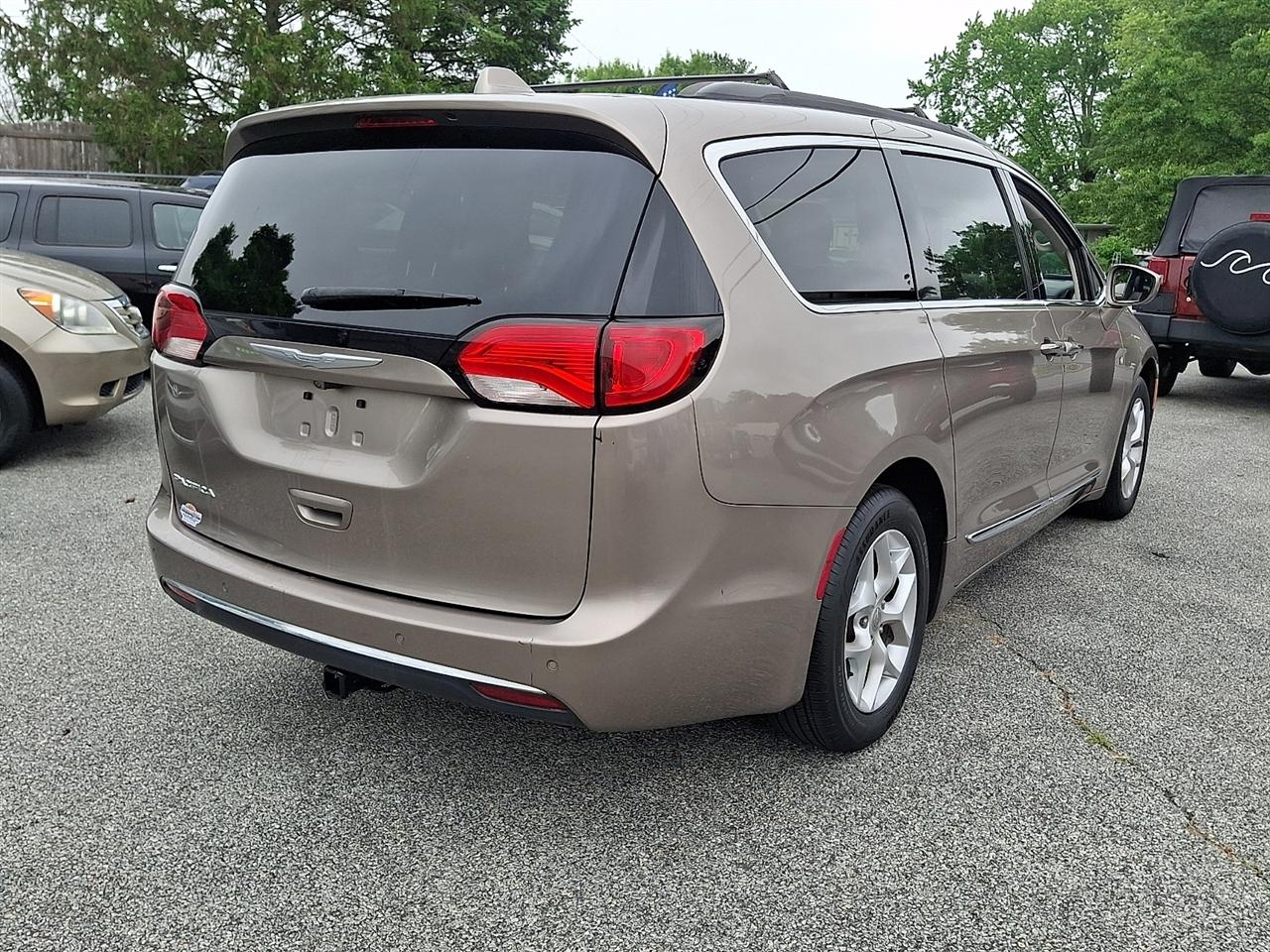 Chrysler Pacifica Touring-L 2017