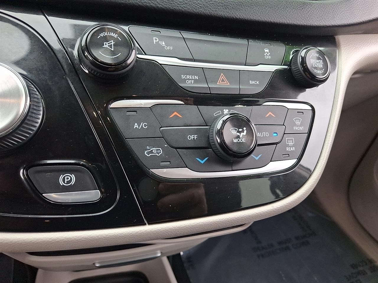 Chrysler Pacifica Touring-L 2017