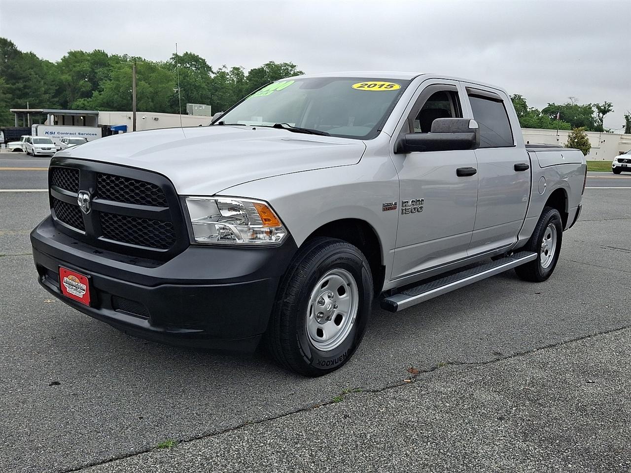 Dodge 1500 Tradesman Crew Cab SWB 4WD 2015