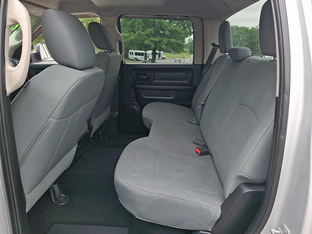 Dodge 1500 Tradesman Crew Cab SWB 4WD 2015
