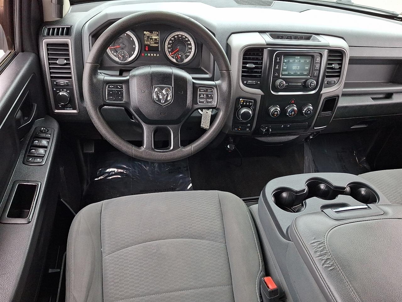 Dodge 1500 Tradesman Crew Cab SWB 4WD 2015