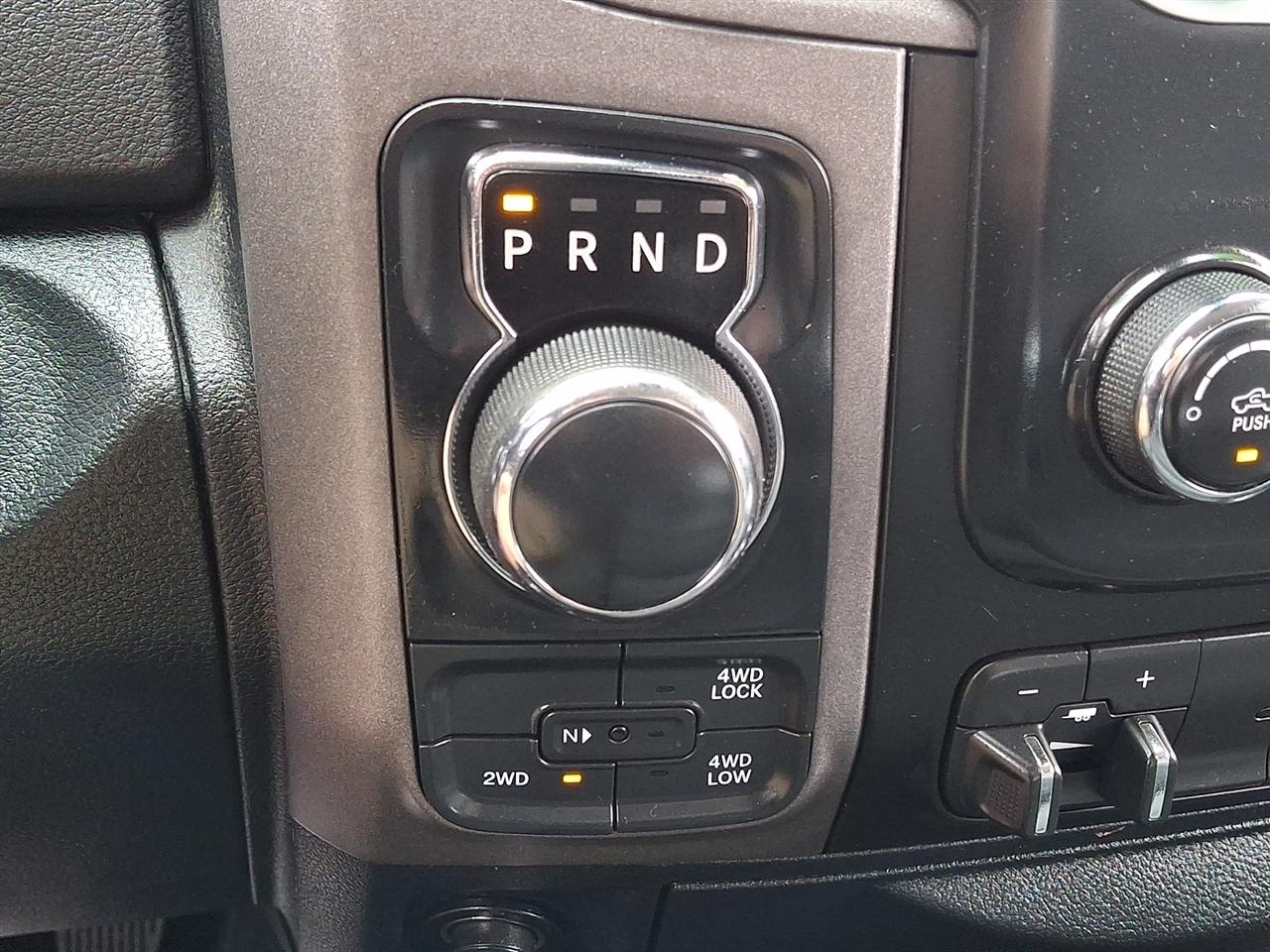 Dodge 1500 Tradesman Crew Cab SWB 4WD 2015