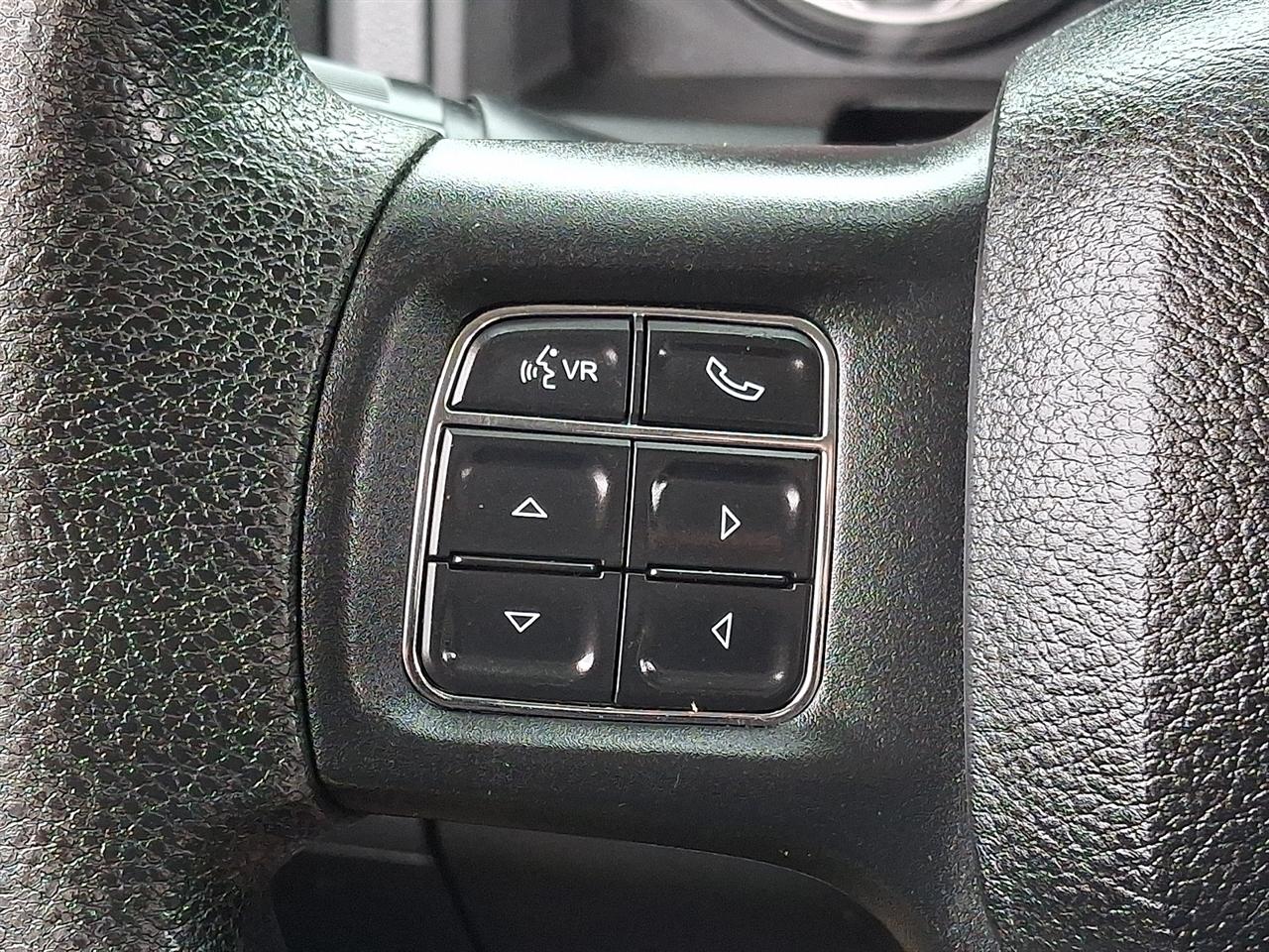 Dodge 1500 Tradesman Crew Cab SWB 4WD 2015