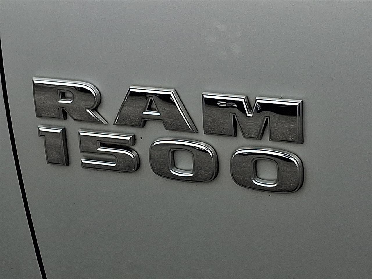 Dodge 1500 Tradesman Crew Cab SWB 4WD 2015