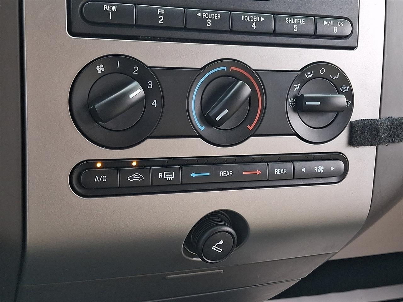 Ford Expedition XL 4WD 2014