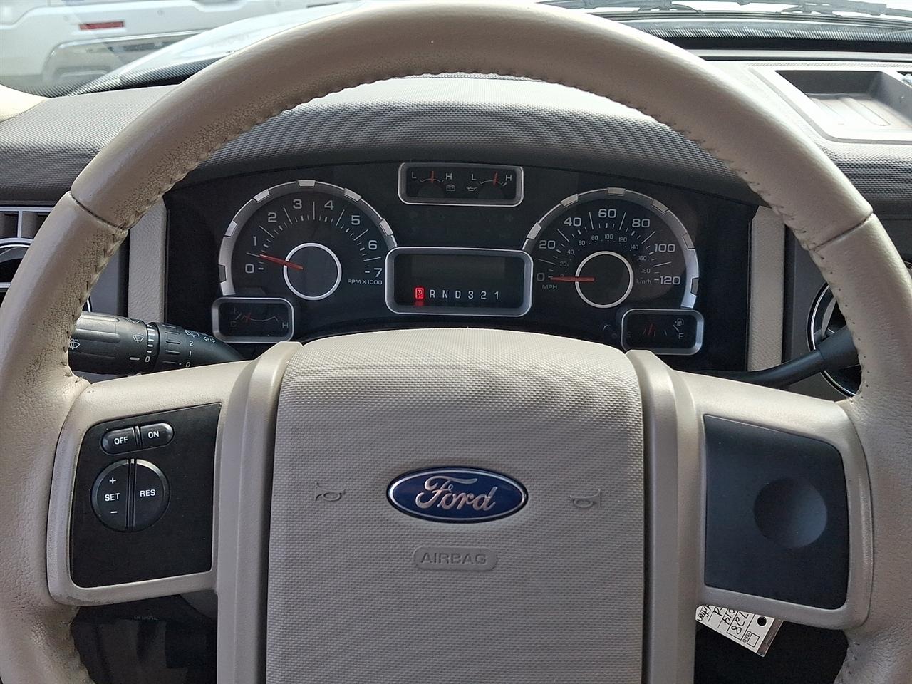 Ford Expedition XL 4WD 2014