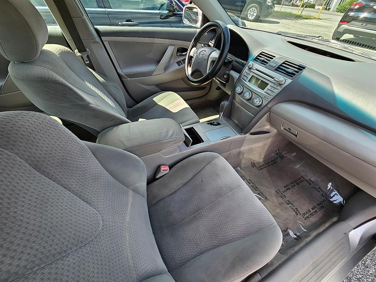 Toyota Camry LE 6-Spd AT 2011