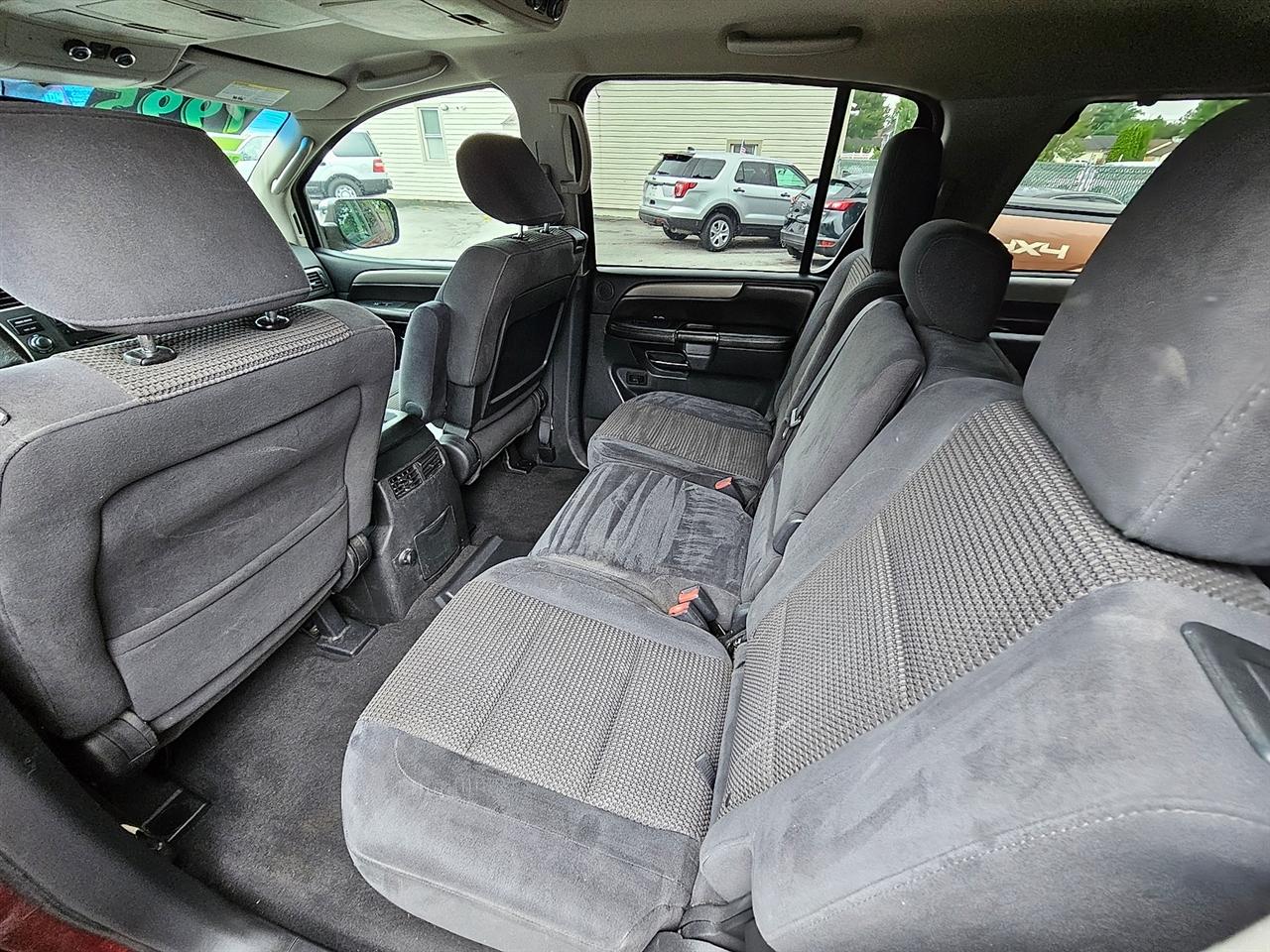 Nissan Armada SV 4WD 2012