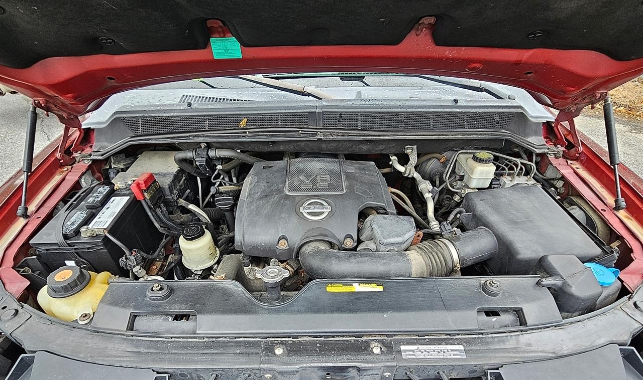 Nissan Armada SV 4WD 2012