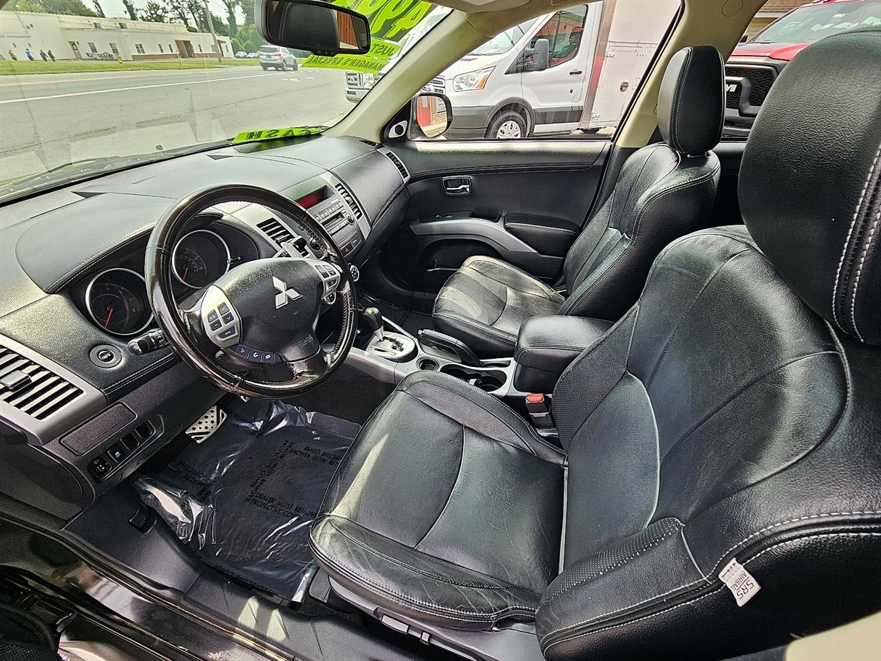 Mitsubishi Outlander GT 2WD 2013