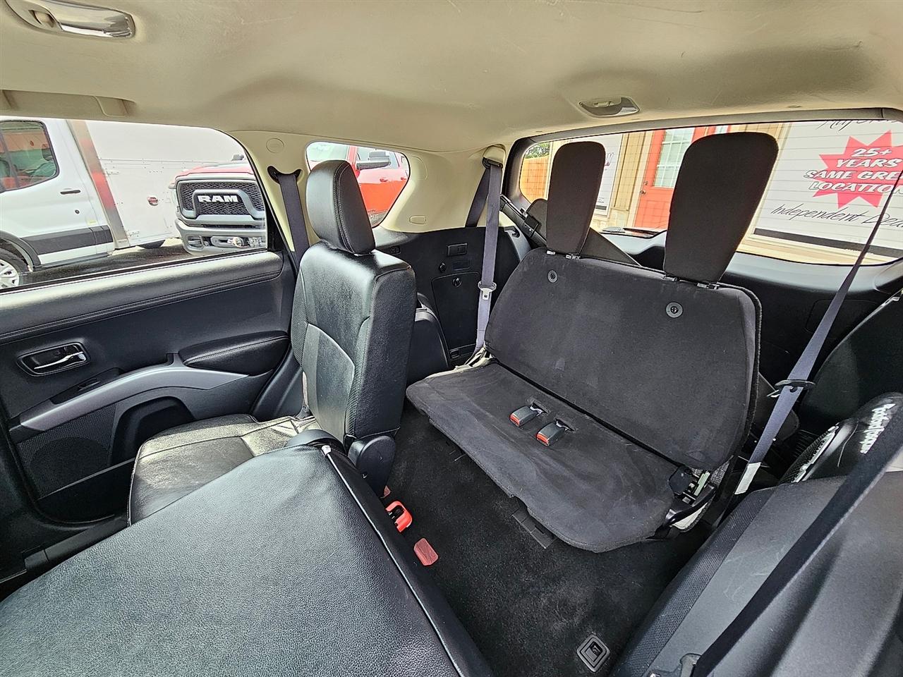 Mitsubishi Outlander GT 2WD 2013