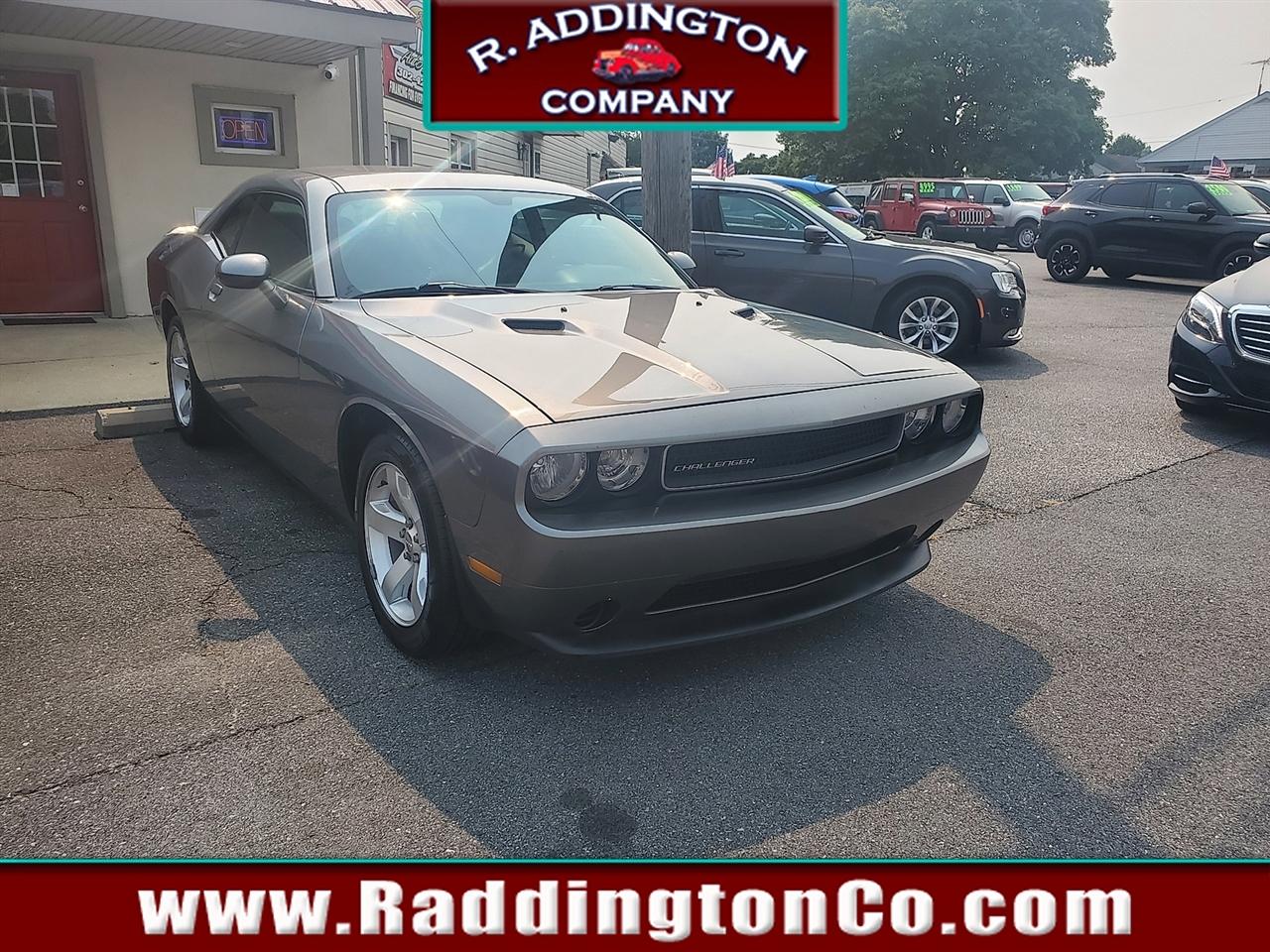 Dodge Challenger SE 2011