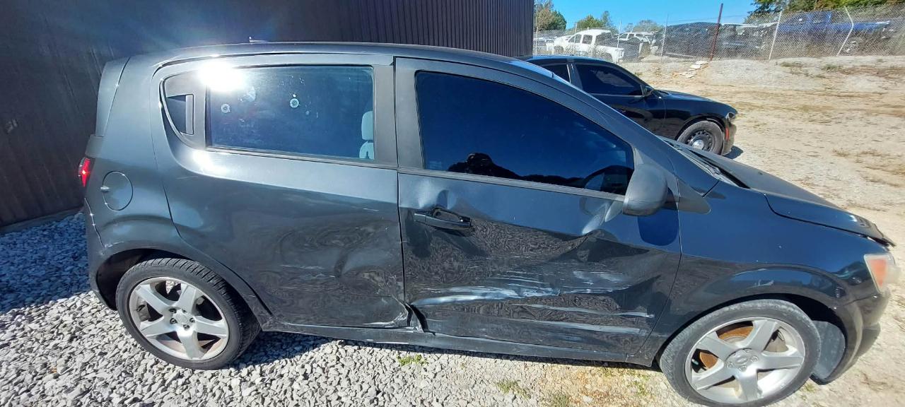 Chevrolet Sonic LS Auto 5-Door 2014