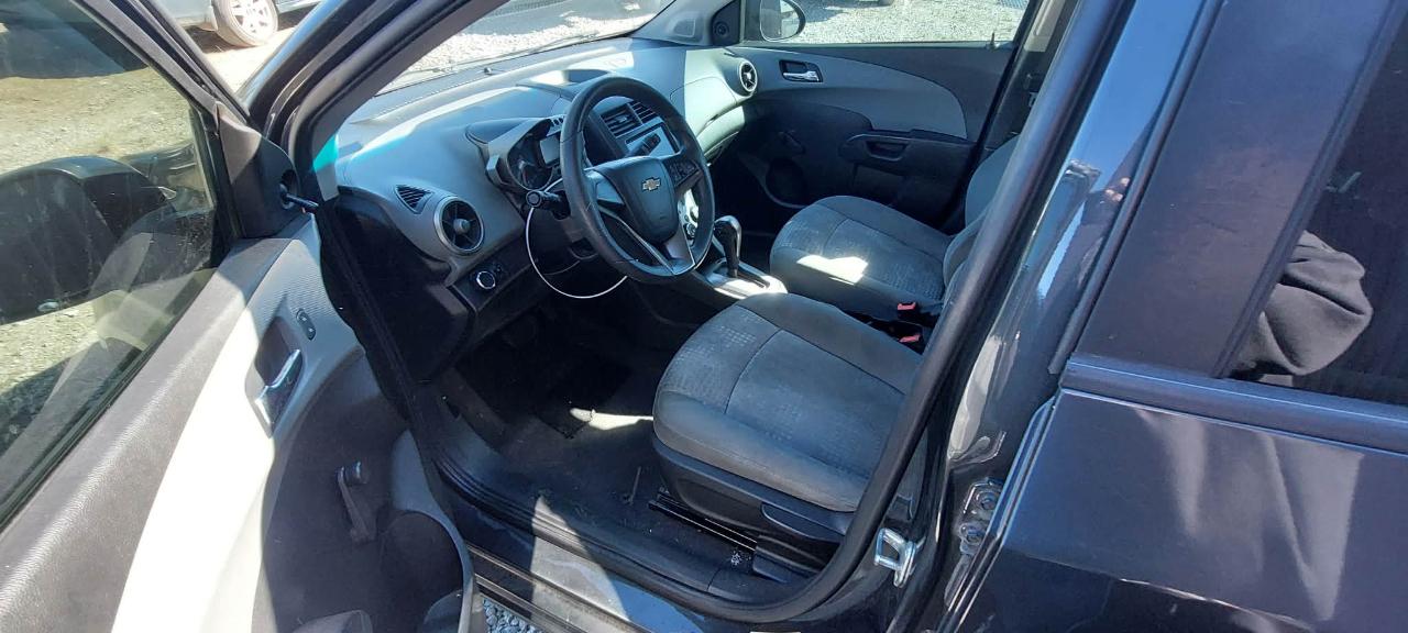Chevrolet Sonic LS Auto 5-Door 2014