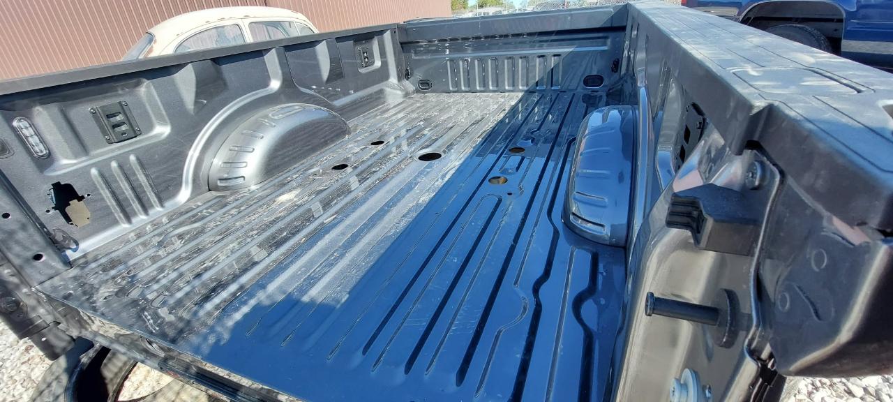 Ford F350SD Platinum Crew Cab 4WD LWB DRW 2026