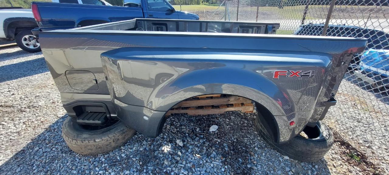 Ford F350SD Platinum Crew Cab 4WD LWB DRW 2026