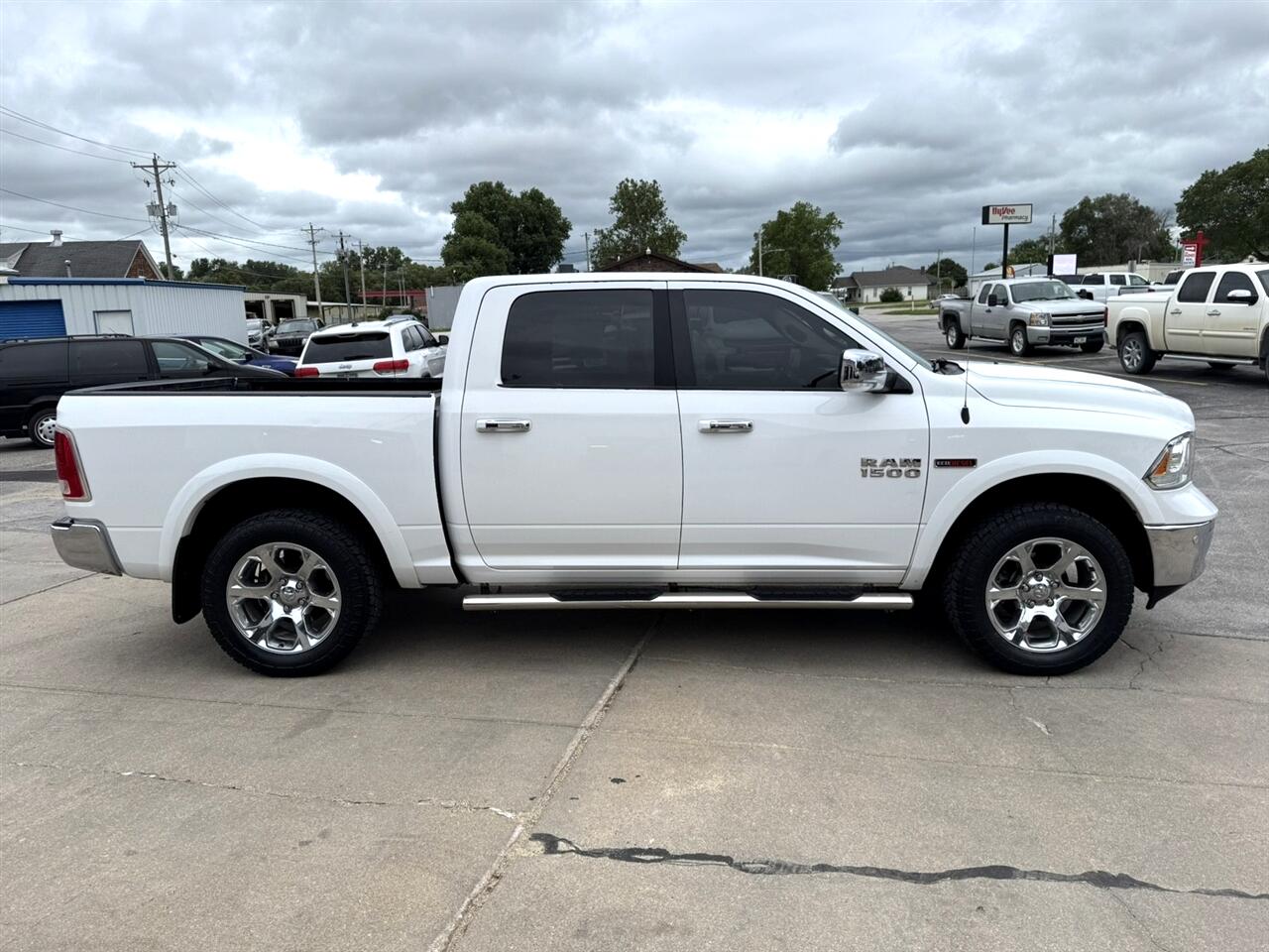 RAM 1500 Laramie Crew Cab SWB 4WD 2018 RAM 1500 Laramie Crew Cab SWB 4WD 2018