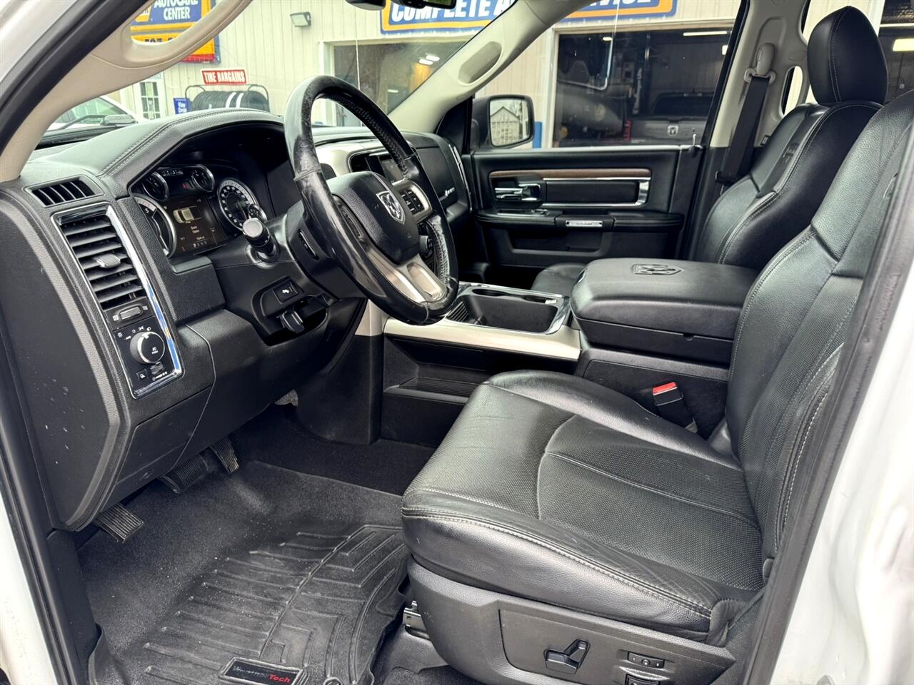 RAM 1500 Laramie Crew Cab SWB 4WD 2018 RAM 1500 Laramie Crew Cab SWB 4WD 2018