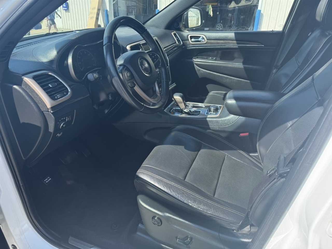 Jeep Grand Cherokee Overland 4WD 2016 Jeep Grand Cherokee Overland 4WD 2016