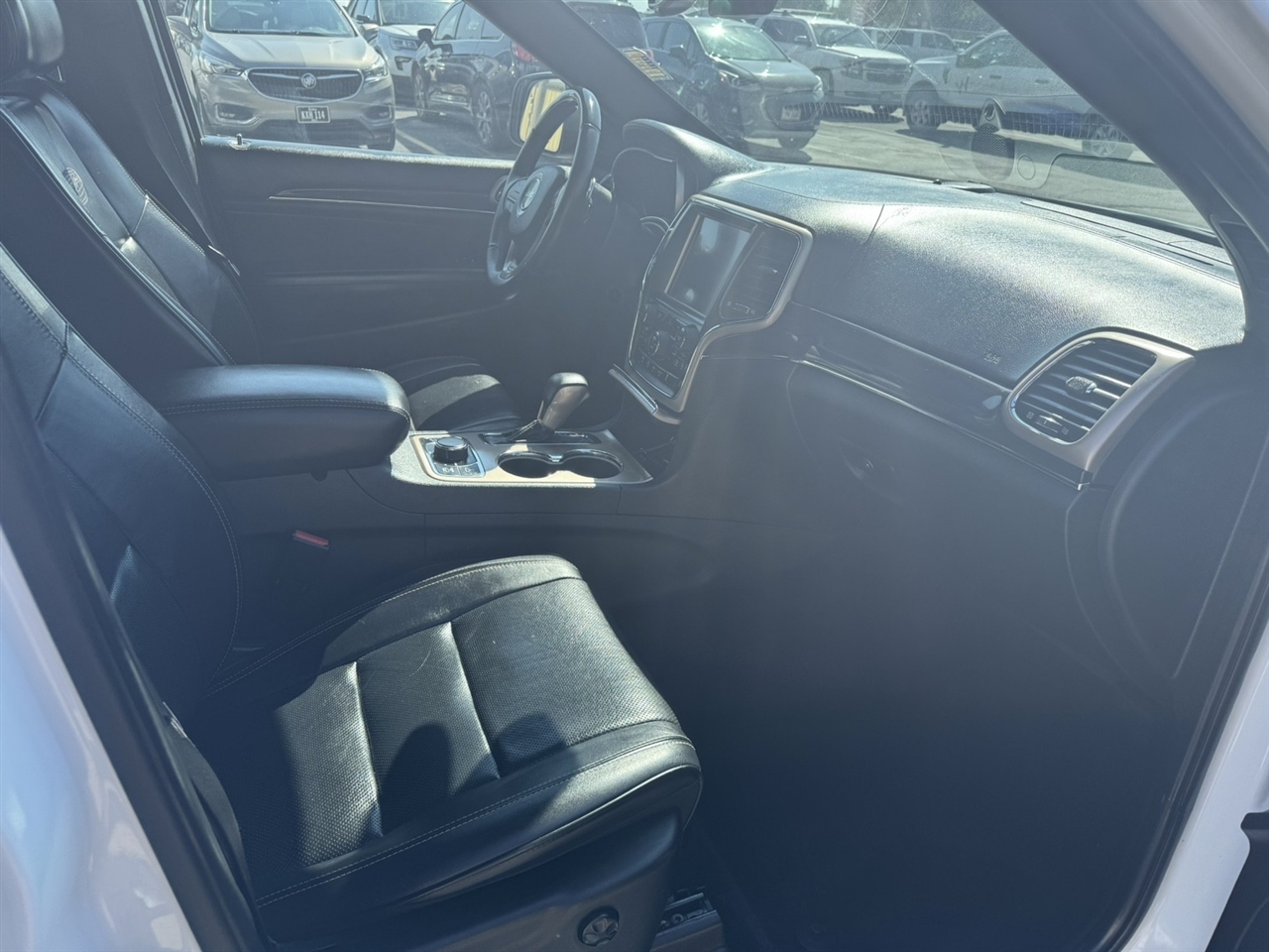 Jeep Grand Cherokee Overland 4WD 2016 Jeep Grand Cherokee Overland 4WD 2016